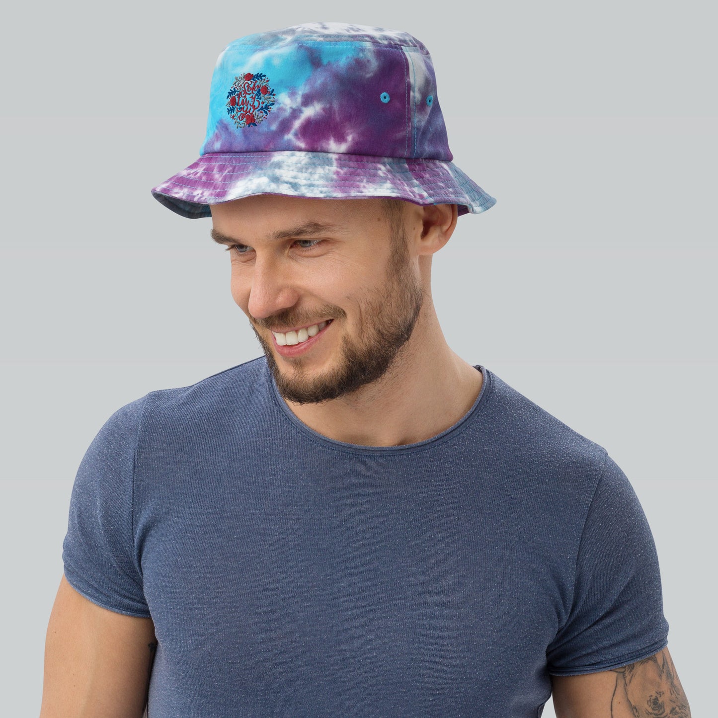 Unisex Embroidered Tie-Dye Bucket Hat Mexican Quote Hand Lettering Solo Tu y Yo